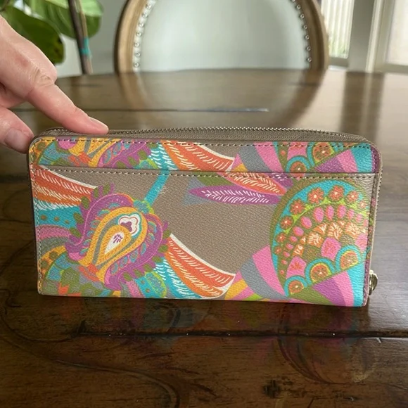 Trina Turk wallet - Picture 9 of 9